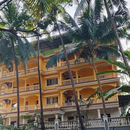 Ena Holiday Inn Calangute Exterior photo