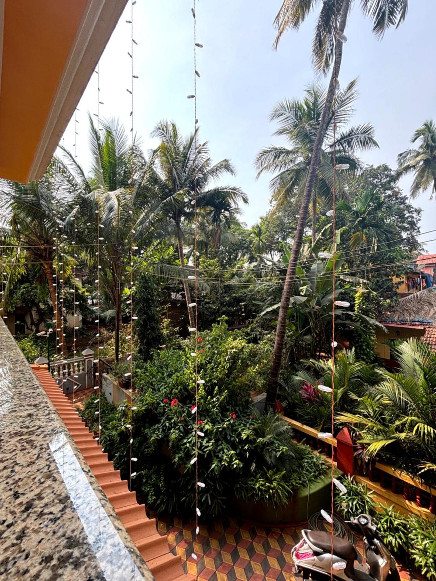 Ena Holiday Inn Calangute Exterior photo