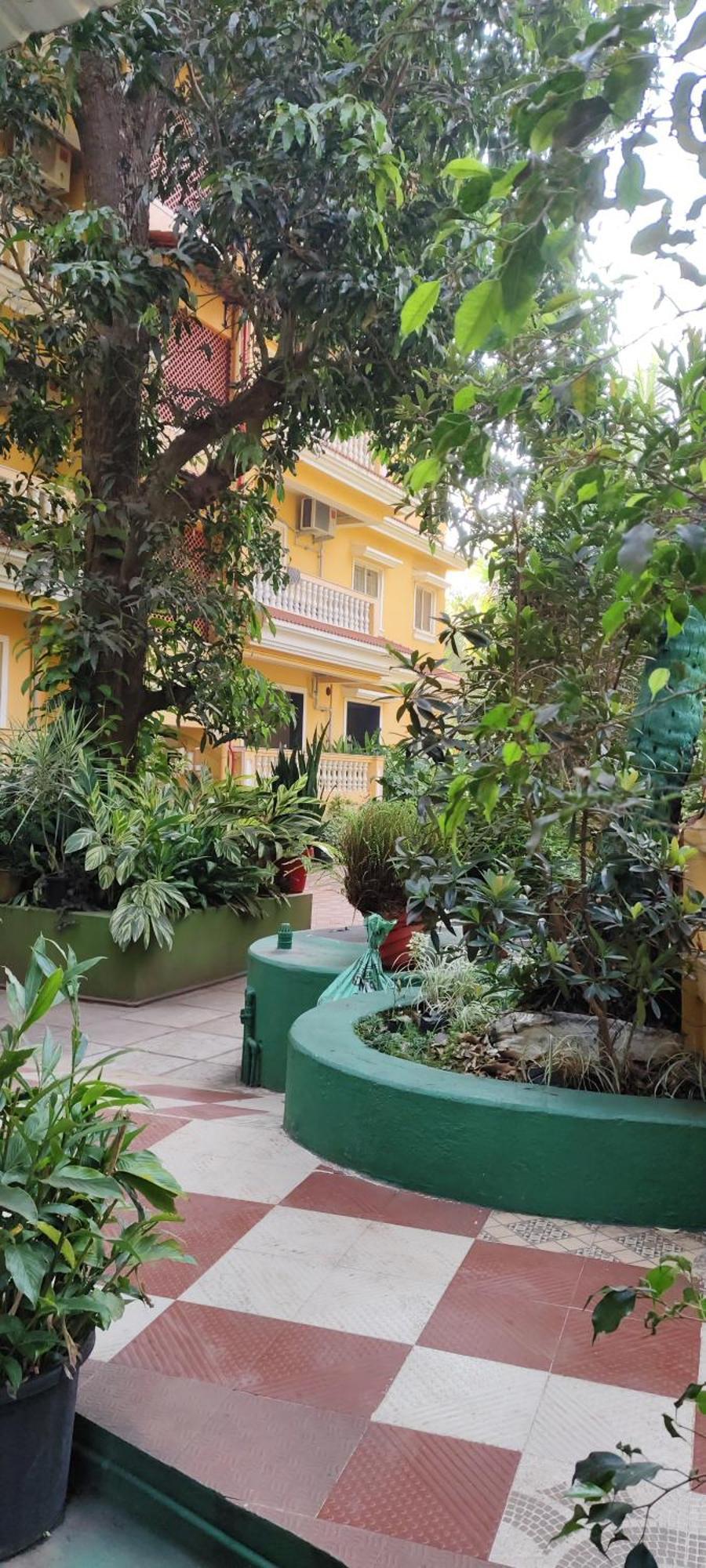 Ena Holiday Inn Calangute Exterior photo