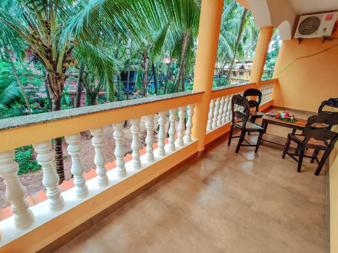 Ena Holiday Inn Calangute Exterior photo